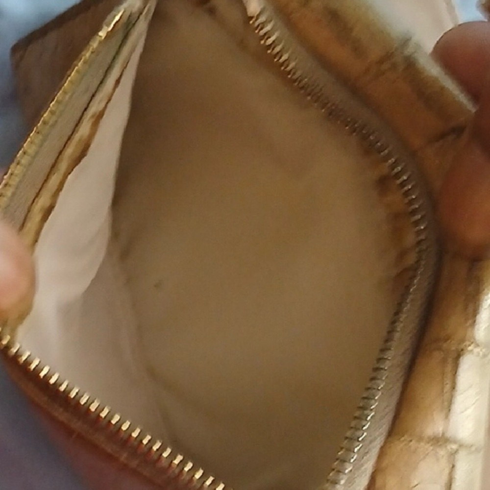 Miu Miu Tan Croc-Embossed Wallet - Picture 7 of 11